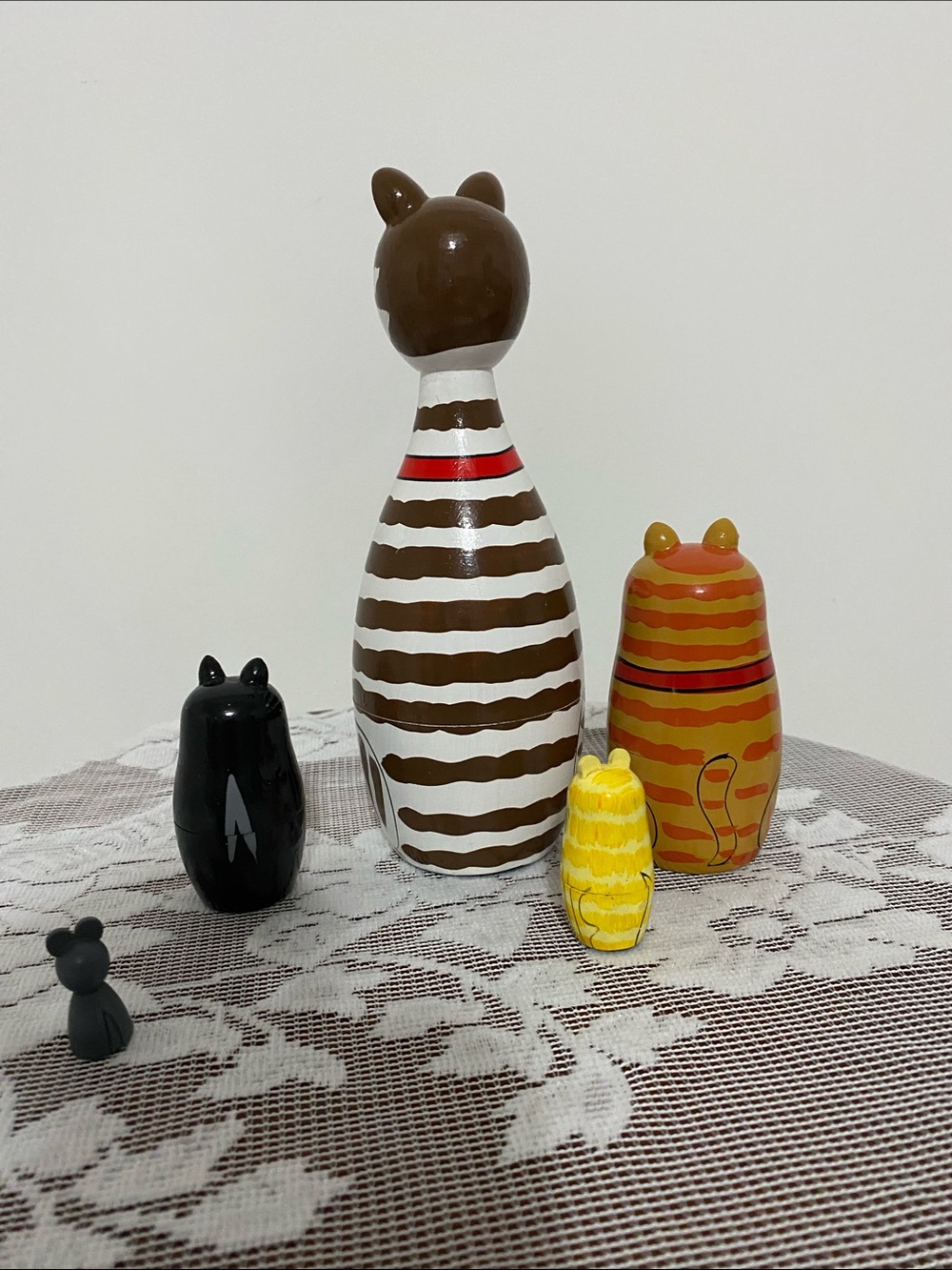 Hand-Painted Wooden Nesting Cats and a Mouse - Picture 5 of 8